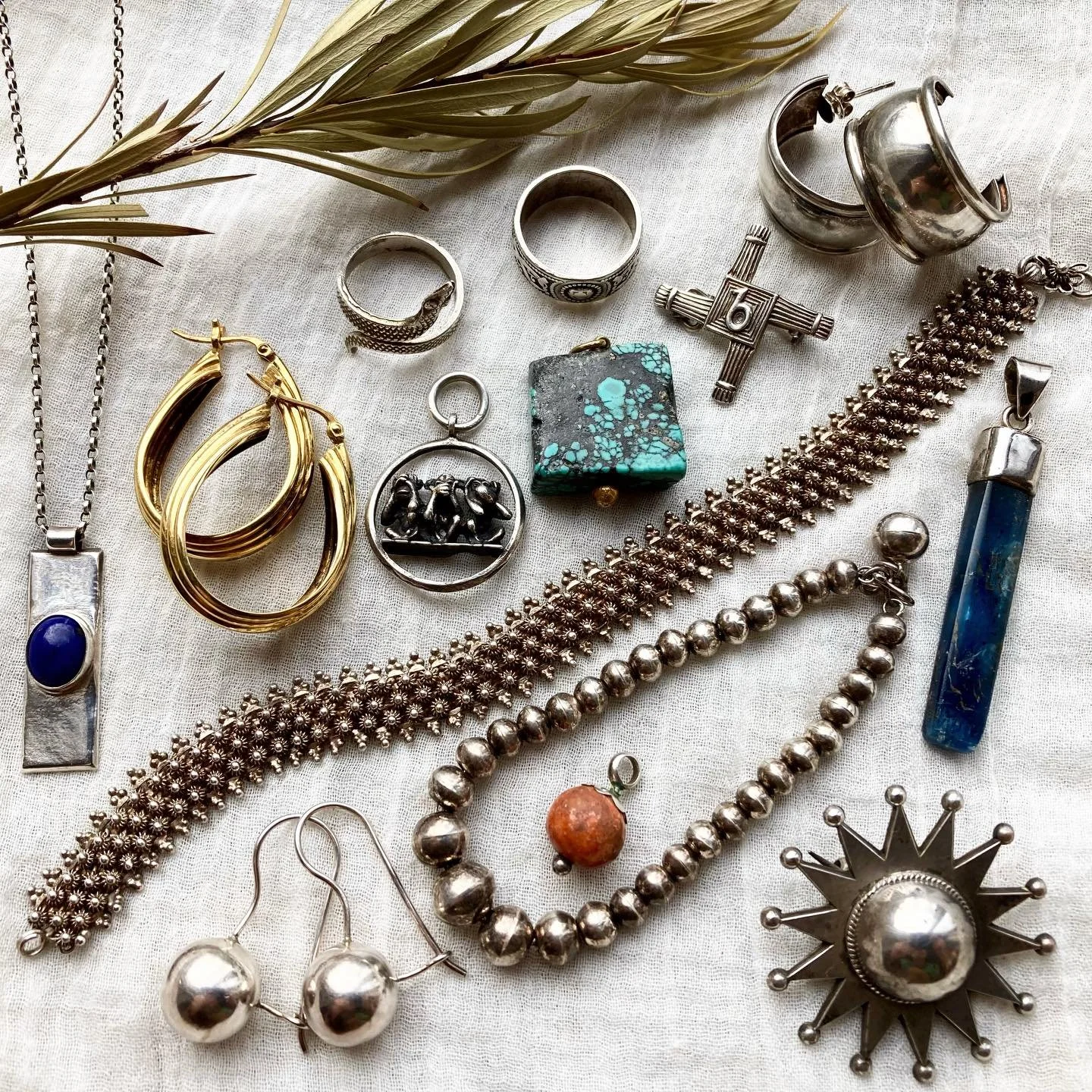 A little collection of beautiful vintage finds just listed, including a stunning 9ct gold and turquoise pendant which I&rsquo;m so reluctant to part with 😍

The rest are all 925 sterling silver as always, and only one of each piece available as ever
