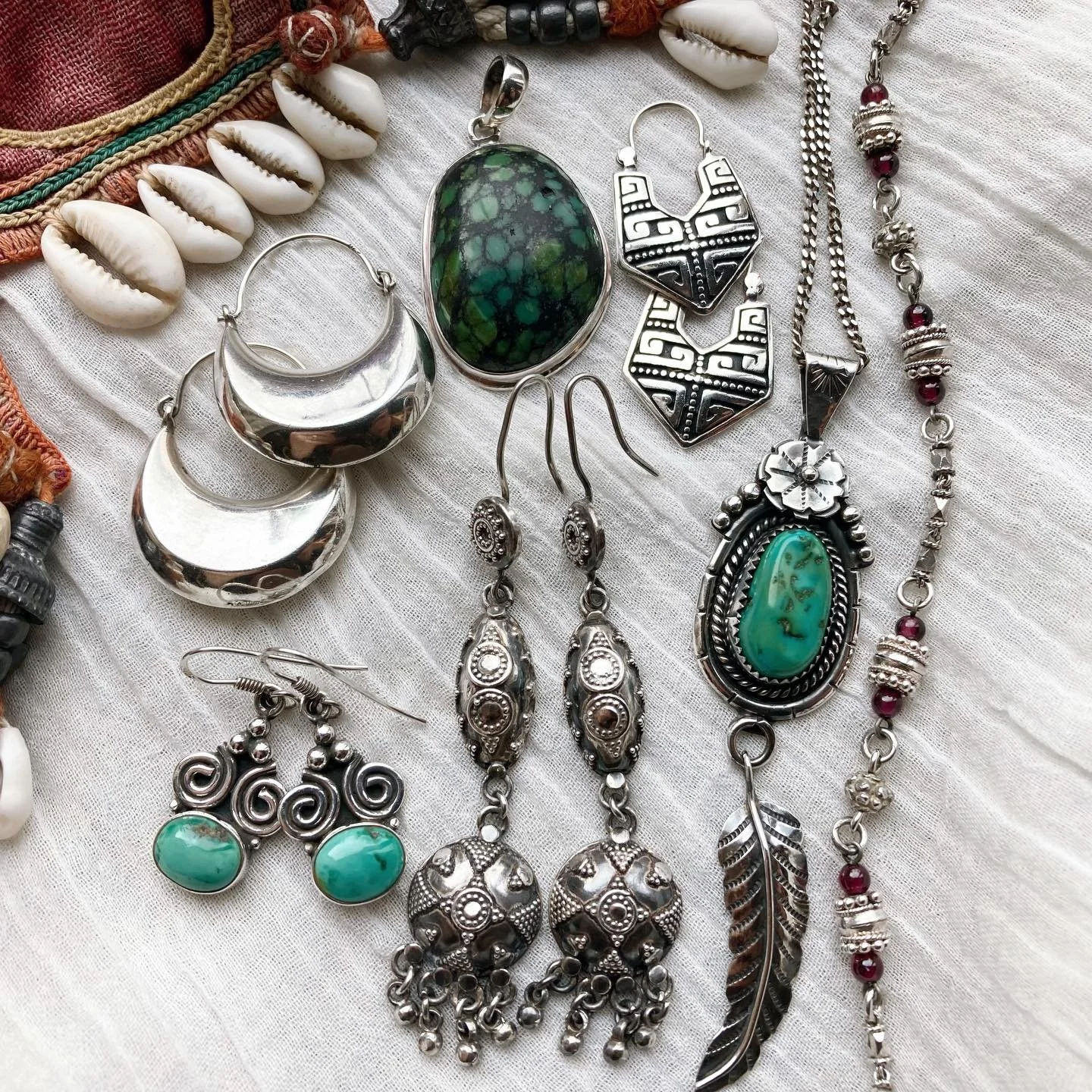 Today&rsquo;s jewellery offering 🙏🏼

Some really beautiful turquoise treasures and some fabulous earrings too ✨🌿

Wishing you all a wonderful Easter weekend filled with food and family and hopefully some sunshine too 🌞

Find all these treasures o