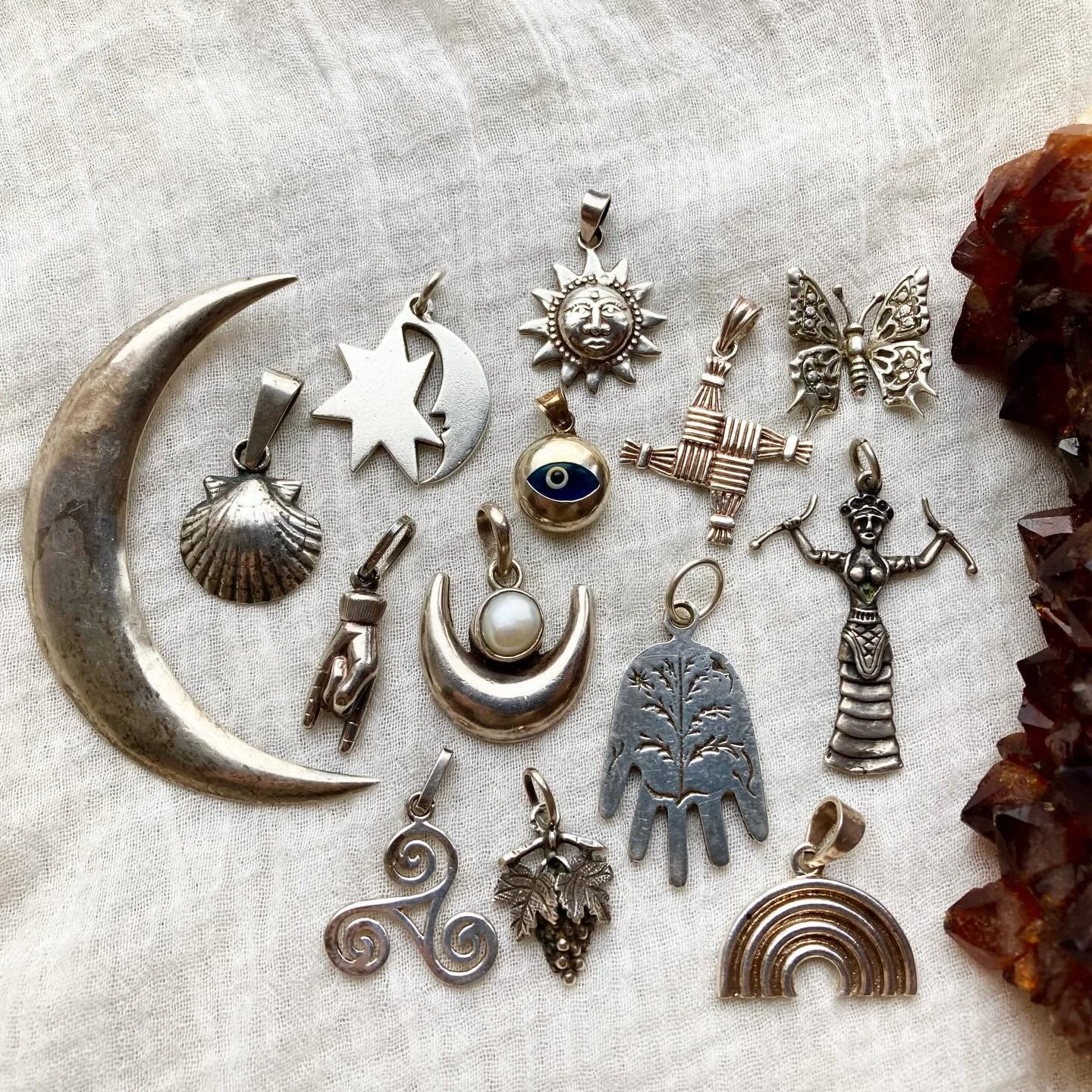 A beautiful little collection of magical pendants, amulets and talismans just added 🧿✨

Some really unique and special one-of-a-kind treasures, all seeking their new forever homes 🌙

Find them all online now ☁️

#talismans #silverpendants #whimsica