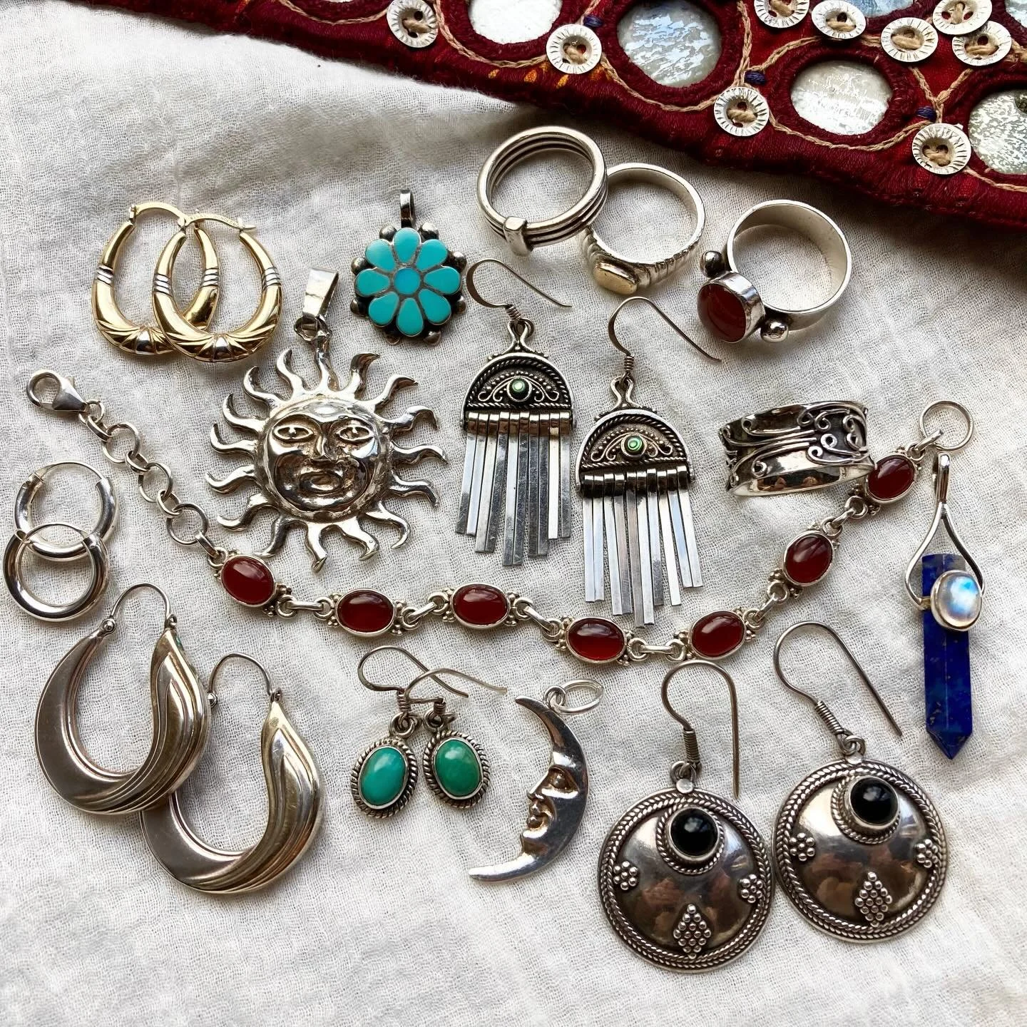 Today&rsquo;s collection 🌞🦋🌿

A mixture of some beautiful celestial treasures, fabulous earrings and lovely rings too ✨

I am honestly having so so much fun sorting out the huge hauls we got into lovely little collections, so I hope you&rsquo;re e