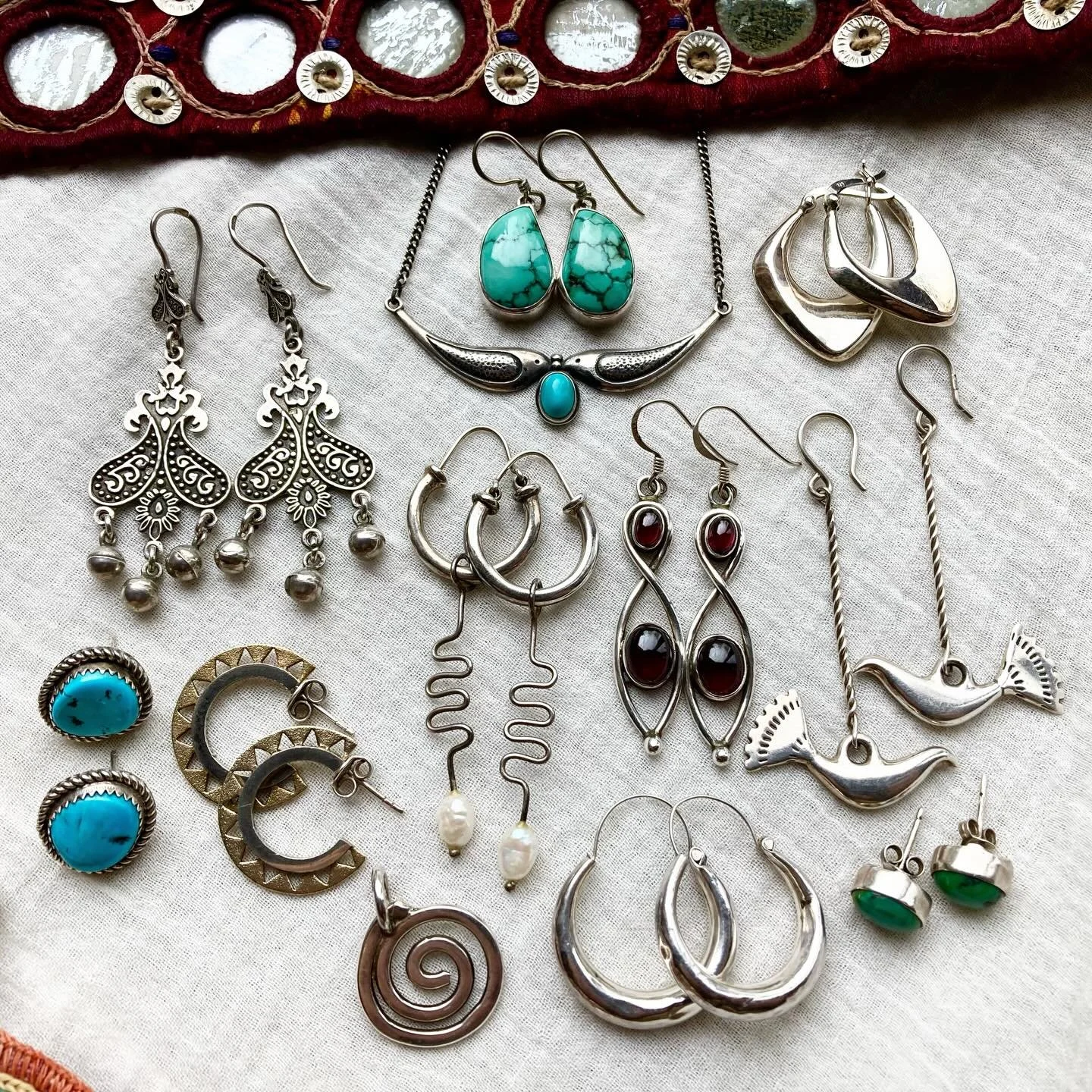 Blessed Beltane everyone! 🔥 

I hope you&rsquo;ve all had a wonderful day and soaked up some sunshine 🌞 This little collection of special vintage treasures has just gone online 🙏🏼

Some beautiful turquoise and amazing unique earrings ~ all 925 st