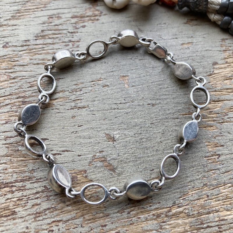 Pretty Vintage Sterling Silver Garnet Bracelet