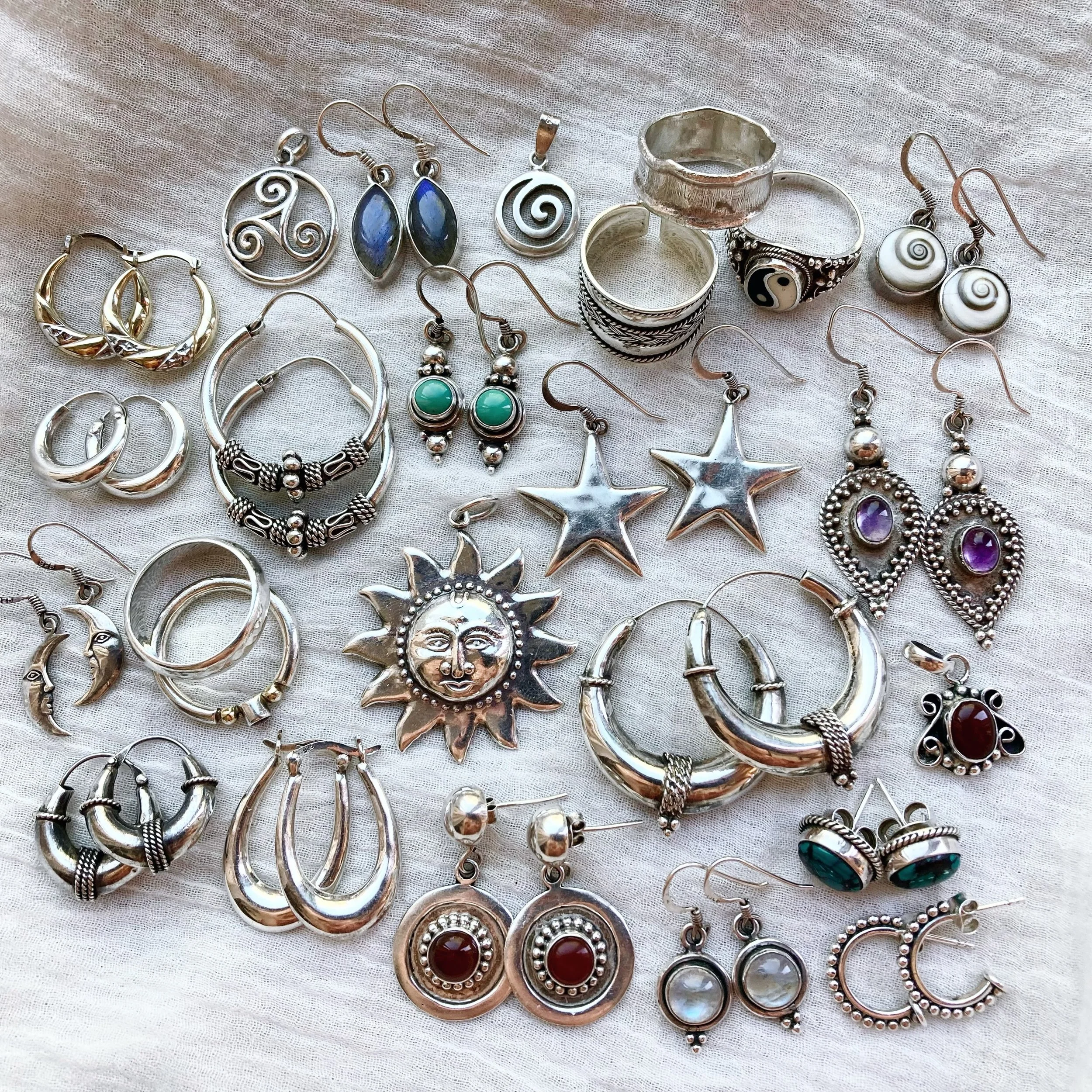 A surprise little collection of some of the dreamiest finds from my latest sourcing trip 🌞✨ A mixture of beautiful earrings, wonderful chunky hoops and some gorgeous rings too ☁️ I&rsquo;m especially enamoured with that glorious sun pendant! 😍

All