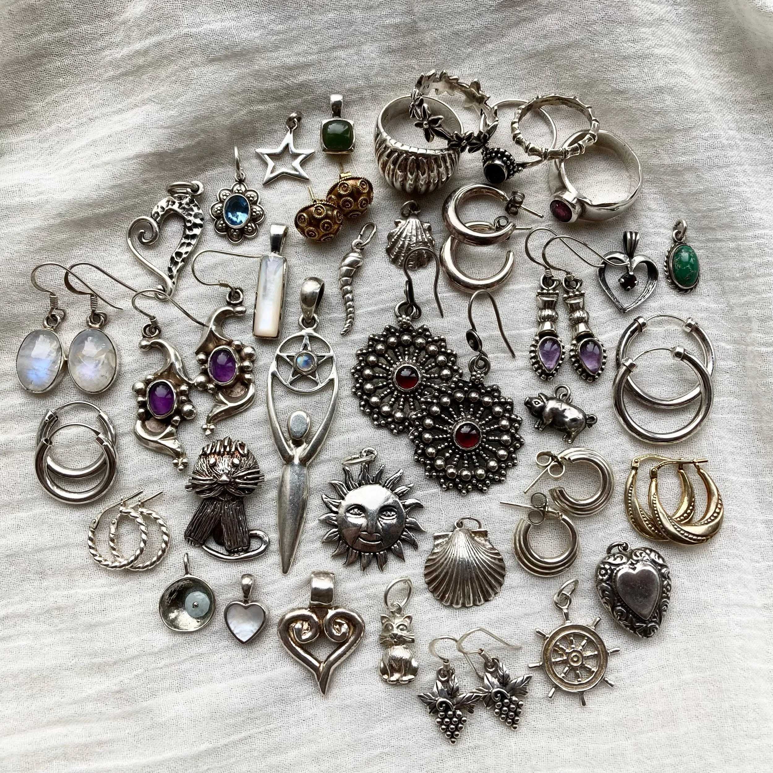 It&rsquo;s time for a SALE! 🎉 

As a little thankyou for a truly wonderful summer, I&rsquo;m offering 15% off EVERYTHING with the code AUGUST15 🌞🦋🌀

No minimum spend required, ends Friday at Midnight! Enjoy lovely people! ✨🌙

#vintagesilverjewel