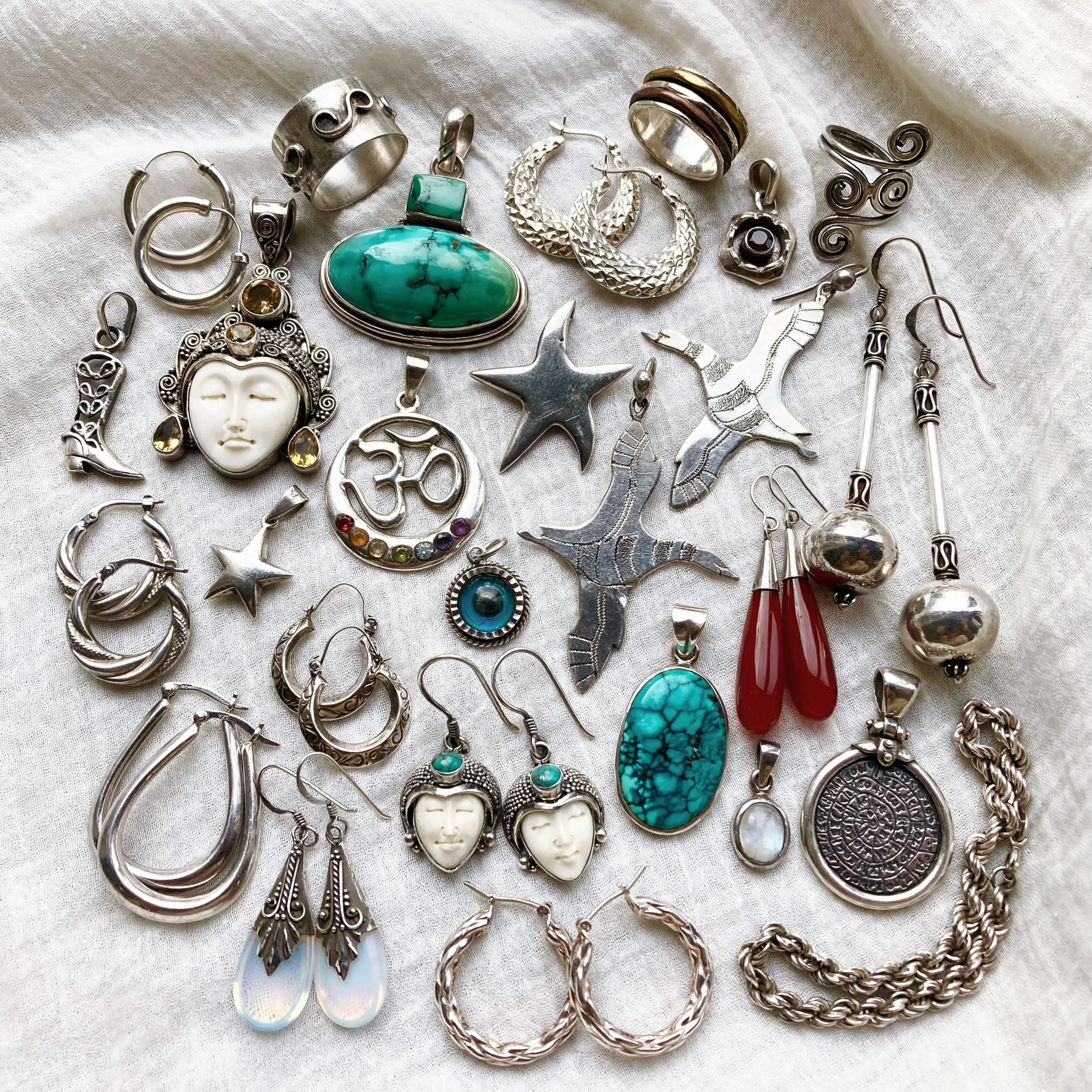 Just some of the beautiful treasures available now! 🌞✨🦋🌿

Lots of silver hoops, unique pendants, beautiful crystal and gemstone pieces, pretty silver rings and so much more 🙏🏼 All individually chosen with love and intention 🌀 Find them all onli