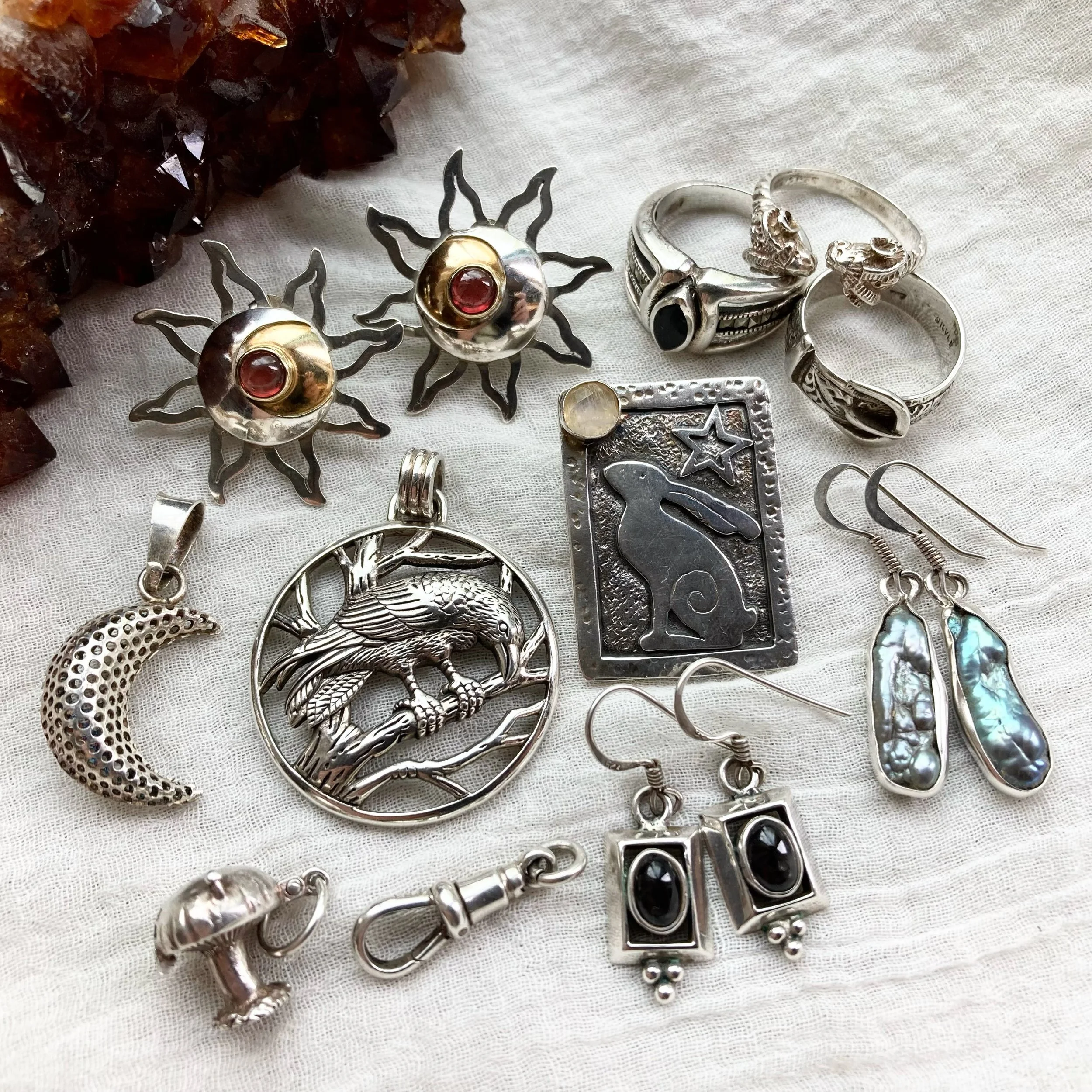 A magical little collection of witchy whimsy treasures just added 🌙 🕯️ How beautiful are the suns?! 😍

All 925 sterling silver and handpicked with love ~ find them all online now! ✨

#whimsicaljewellery #witchythings #spookyseasonstyle #vintagejew