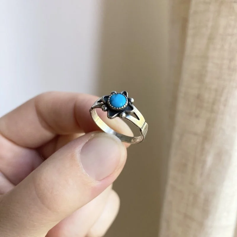 vintage Southwestern sterling silver and turquoise ring 4.jpeg