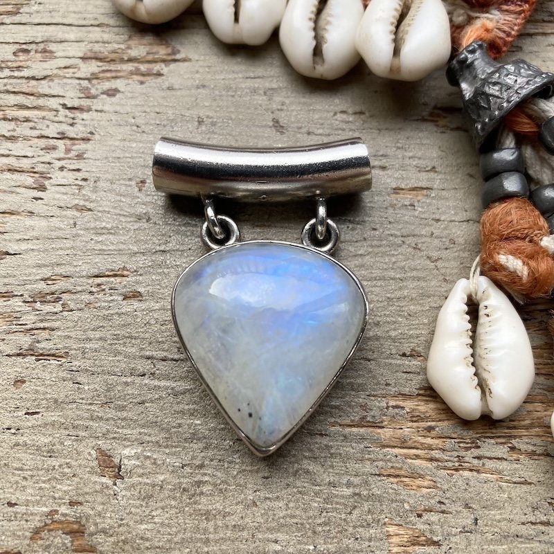 sterling silver rainbow moonstone pendant 1.jpeg