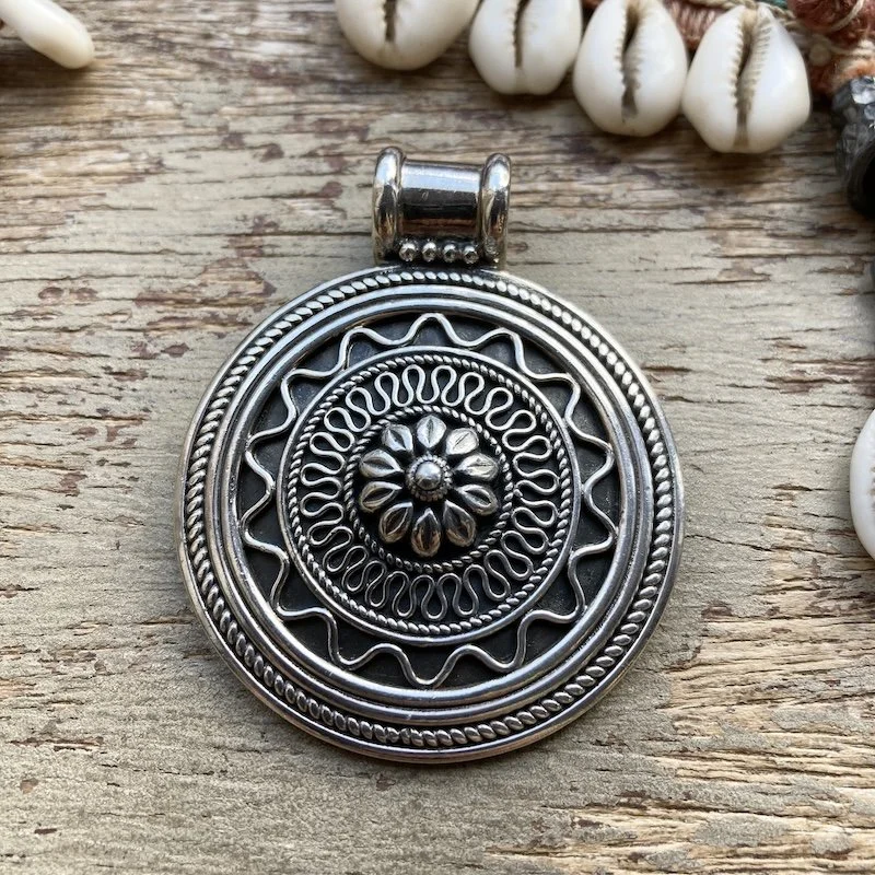 Beautiful Indian Ornate Solid Silver Pendant