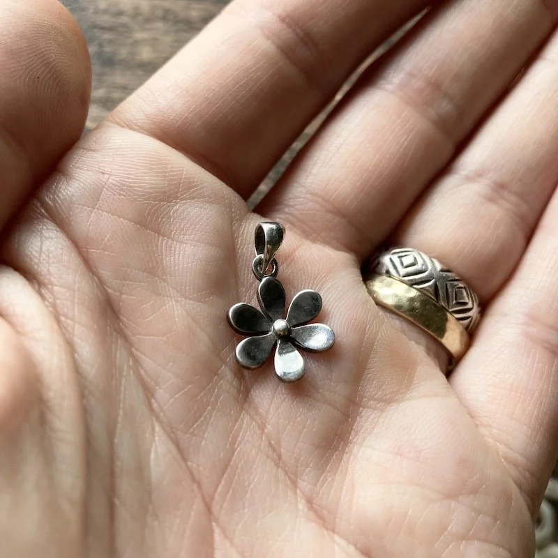pretty sterling silver flower charm 3.jpeg
