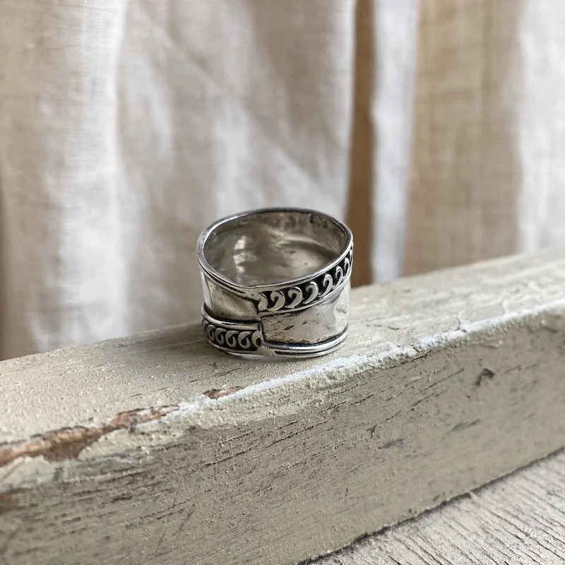ornate Balinese chunky sterling silver ring 2.jpeg