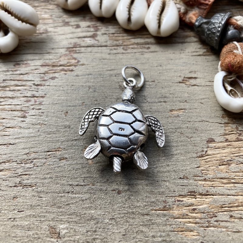 Vintage Sterling Silver Articulated Turtle Pendant