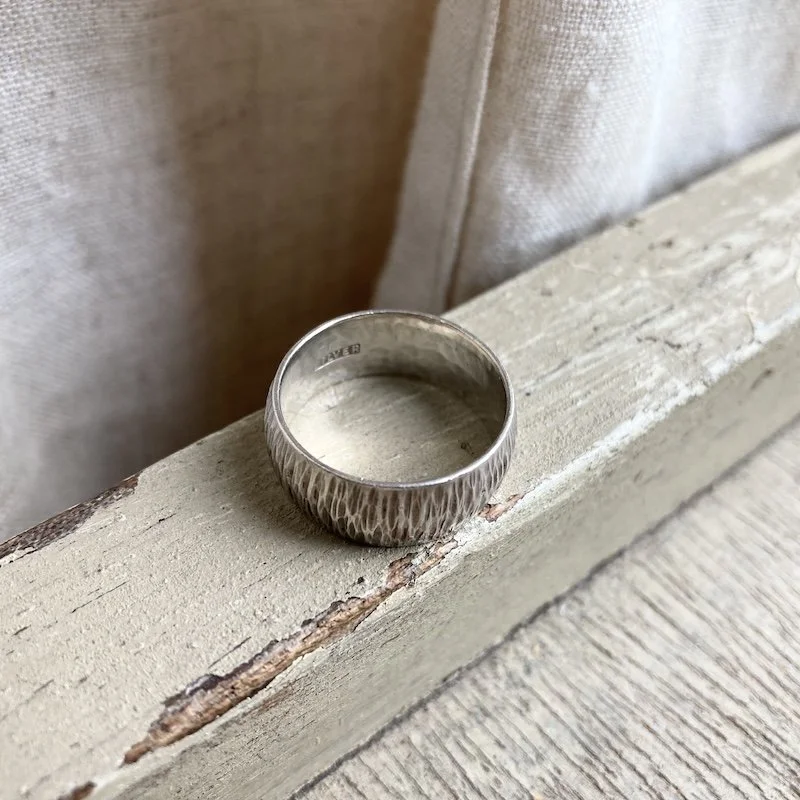 chunky engraved solid silver band ring 4.jpeg