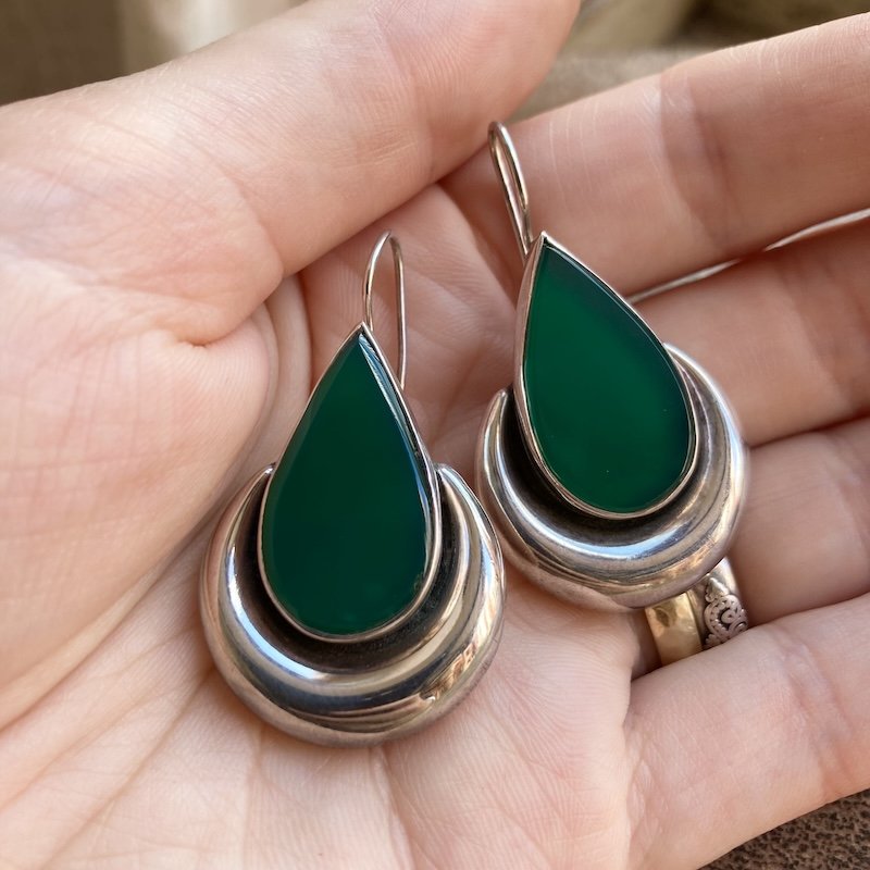 Beautiful Vintage Sterling Silver Green Chalcedony Earrings