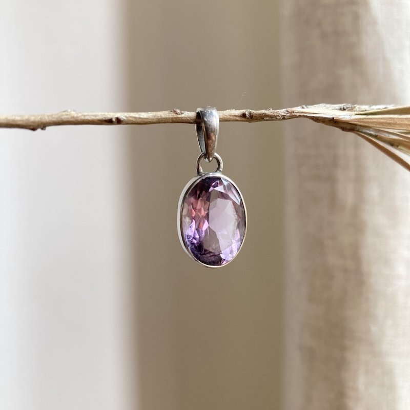 Pretty Vintage Simple Sterling Silver Amethyst Pendant