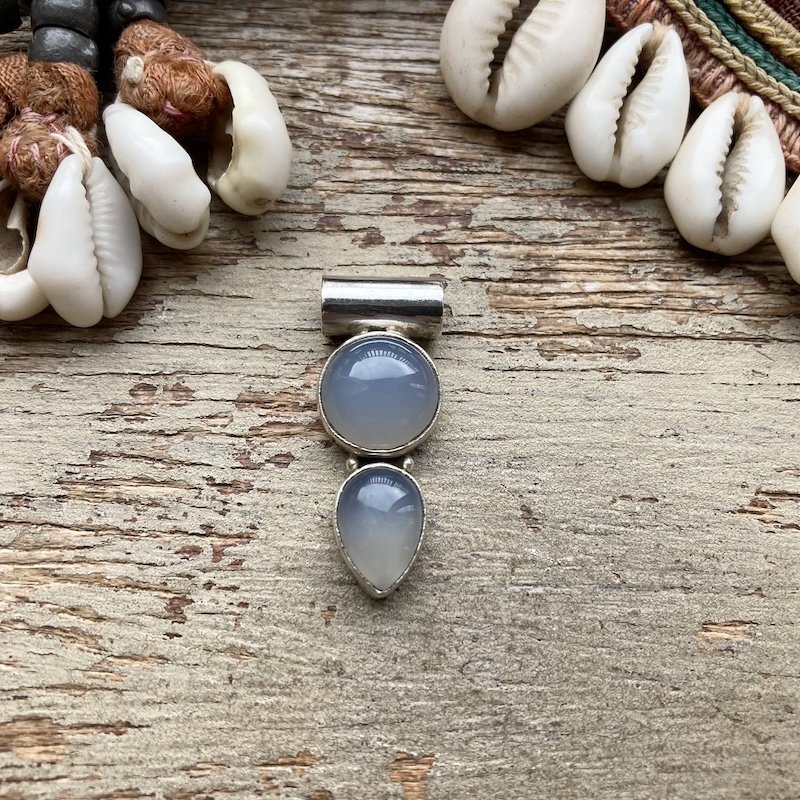sterling silver chalcedony pendant 1.jpeg