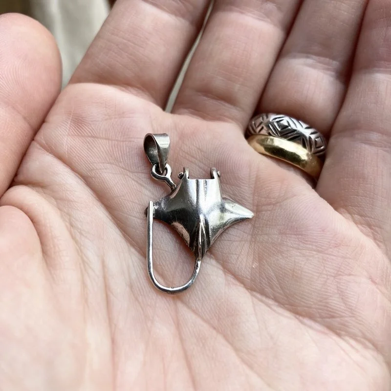 sterling silver manta ray pendant 4.jpeg