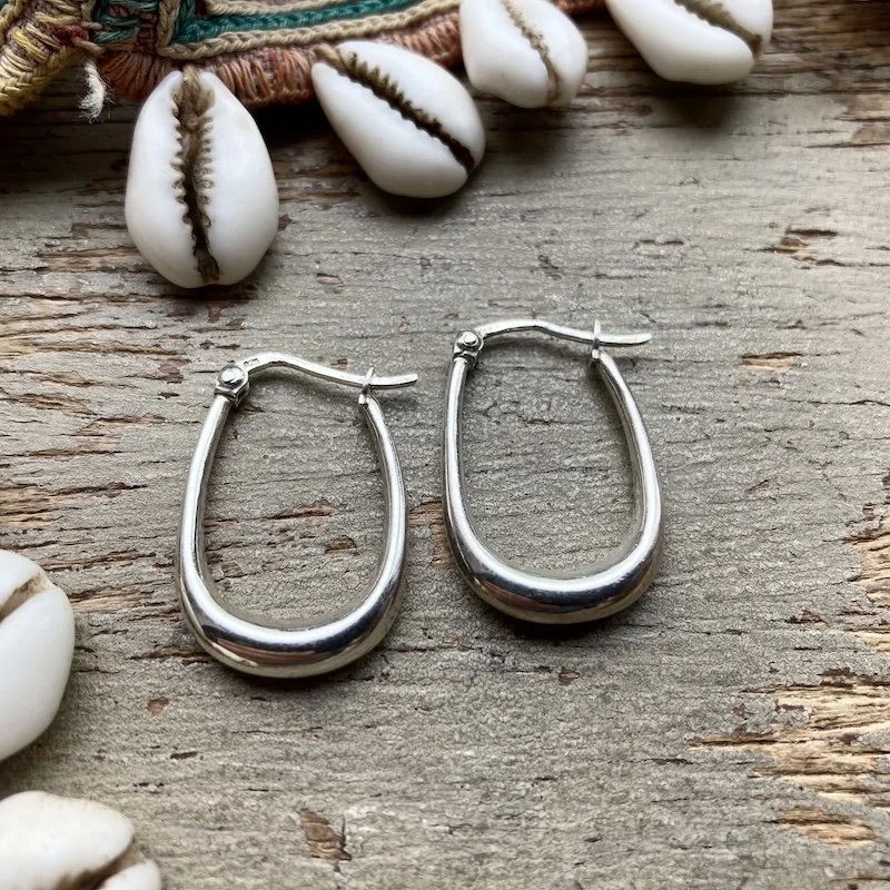 vintage simple sterling silver oval hoops 2.jpeg