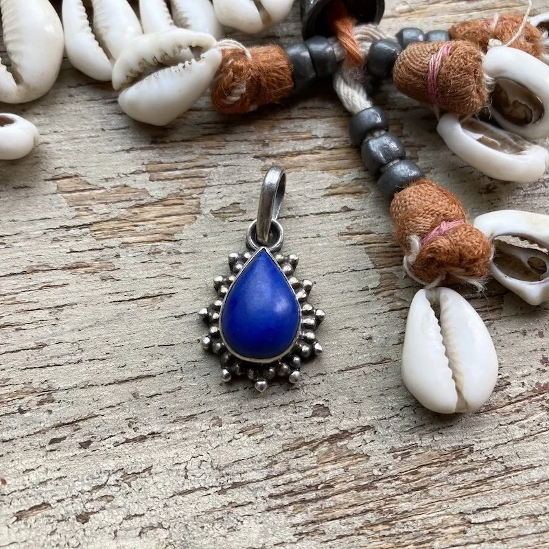 ornate sterling silver and lapis lazuli pendant 1.jpeg