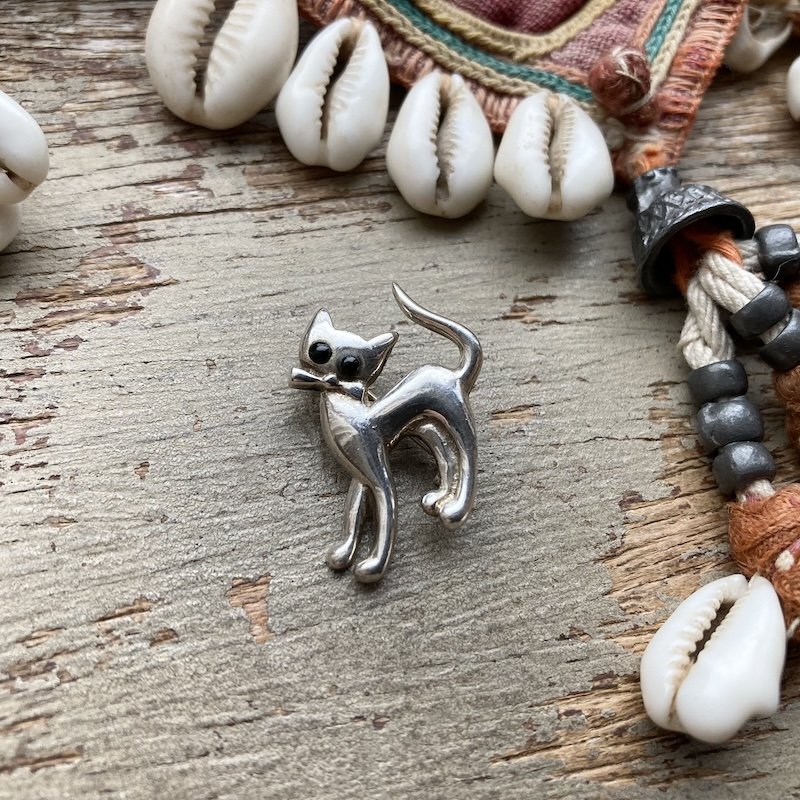 vintage sterling silver cat brooch 1.jpeg