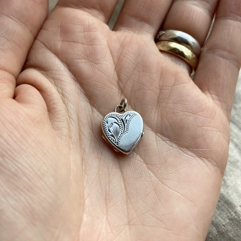 Cute Vintage Sterling Silver Engraved Heart Locket