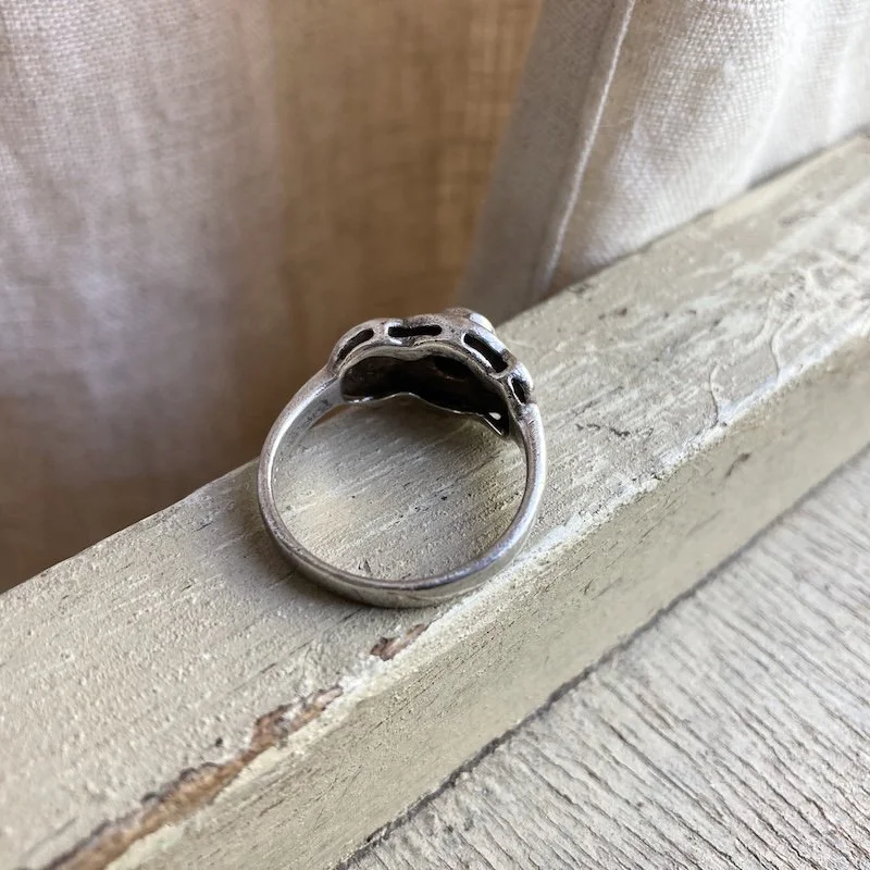 vintage solid silver ring with mother of pearl 2.jpeg