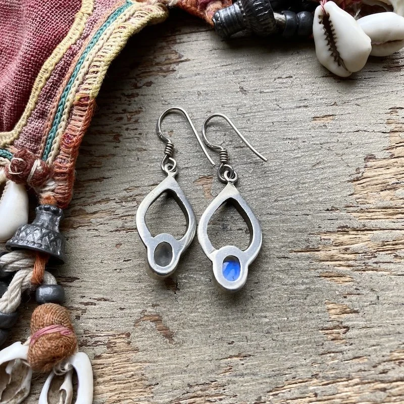 vintage sterling silver rainbow moonstone earrings 3.jpeg