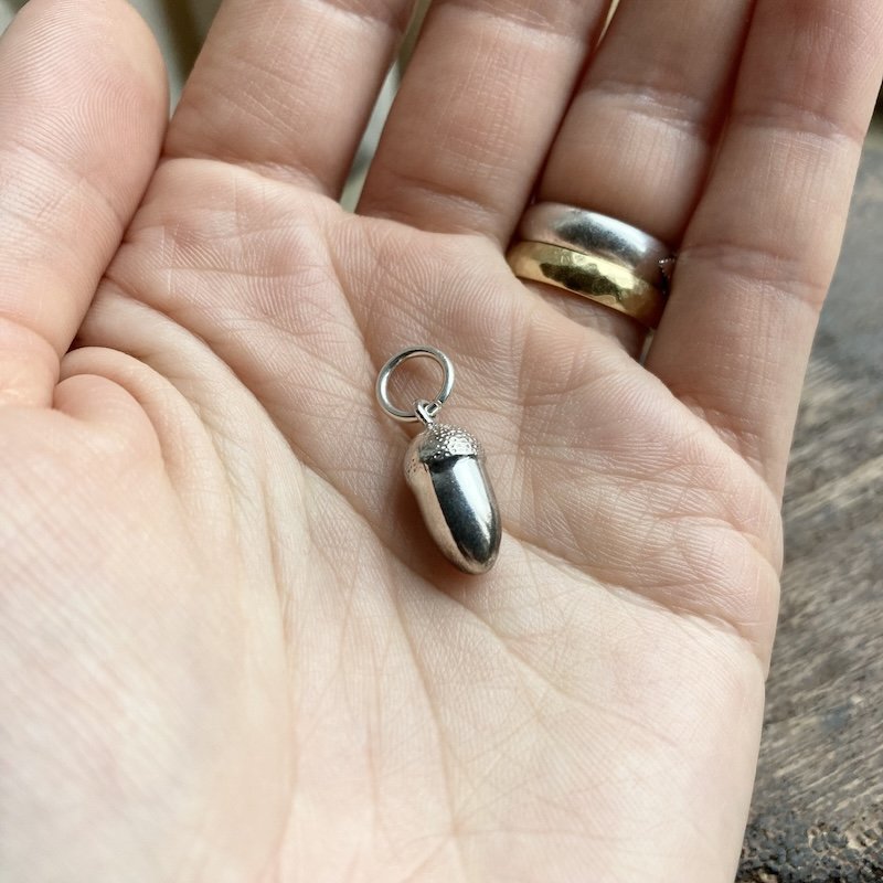 vintage sterling silver acorn pendant 3.jpeg