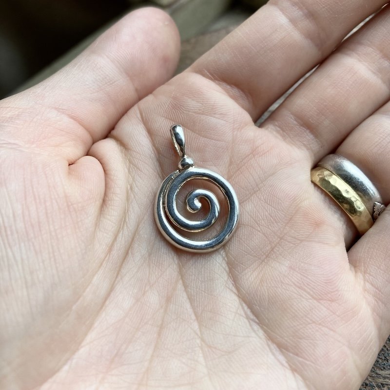 Lovely Vintage Solid Silver Spiral Pendant