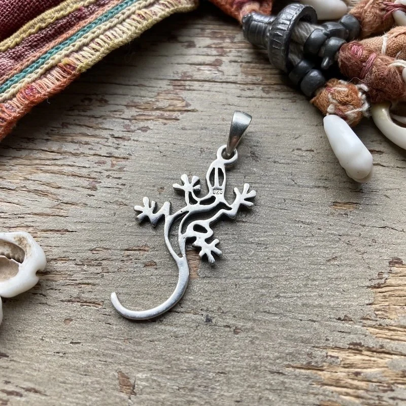 sterling silver lizard pendant 2.jpeg