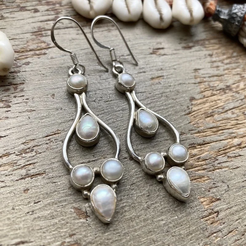 vintage sterling silver dangly pearl earrings 2.jpeg
