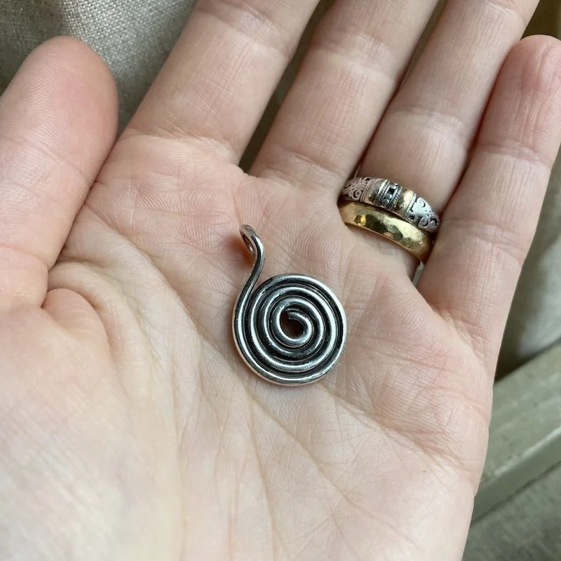 vintage sterling silver spiral pendant 3.jpeg