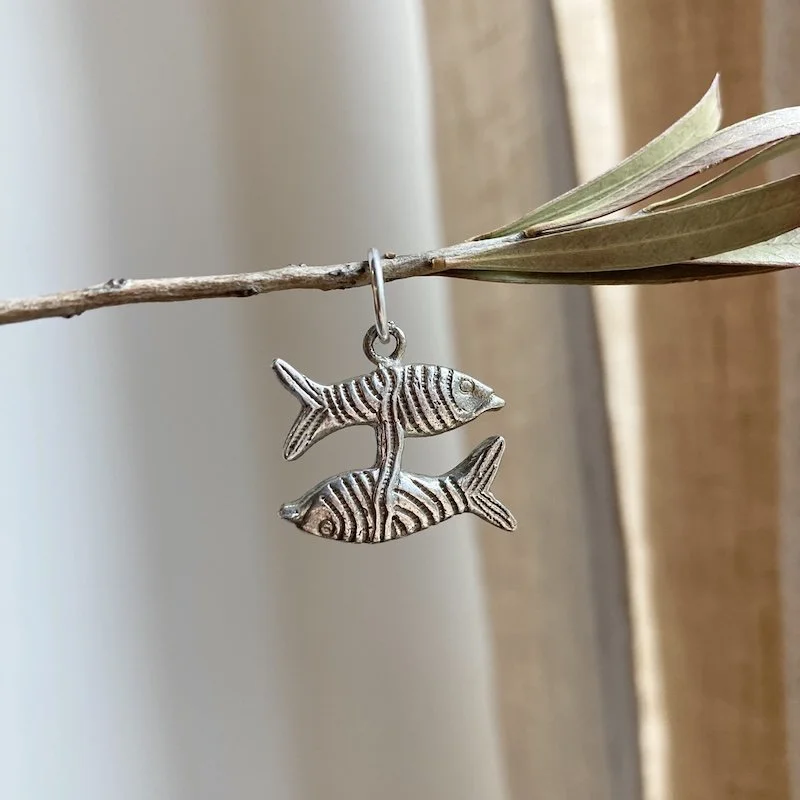 vintage sterling silver double fish pendant 4.jpeg