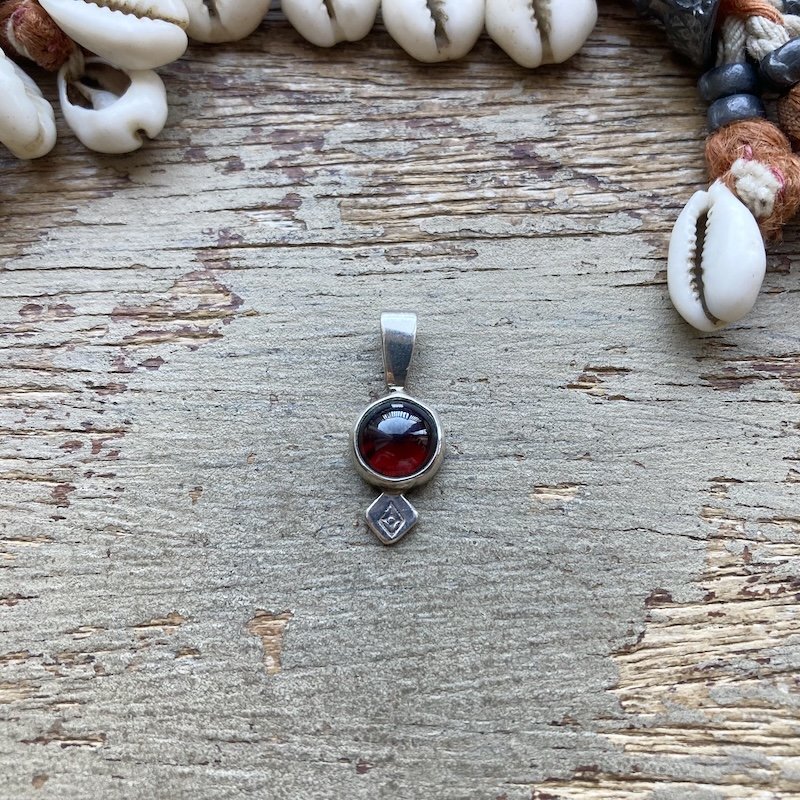Pretty Little Sterling Silver Garnet Pendant