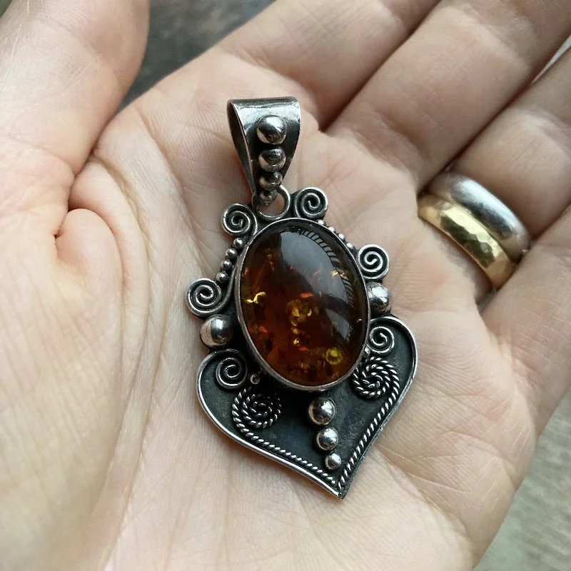 Suarti sterling silver and amber pendant 5.jpeg