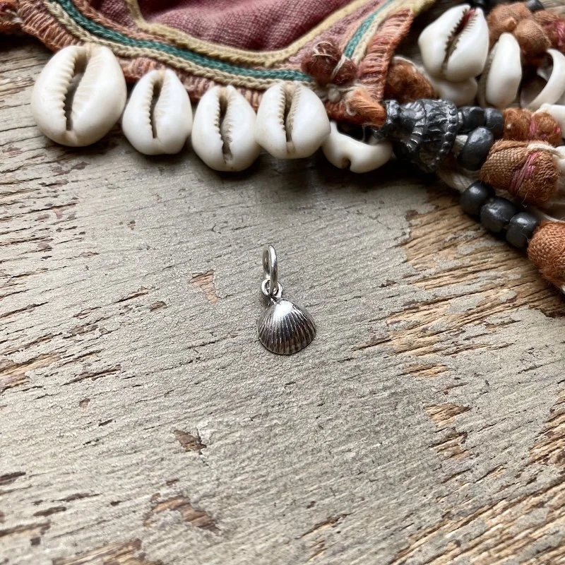 sterling silver cockle shell pendant 2.jpeg