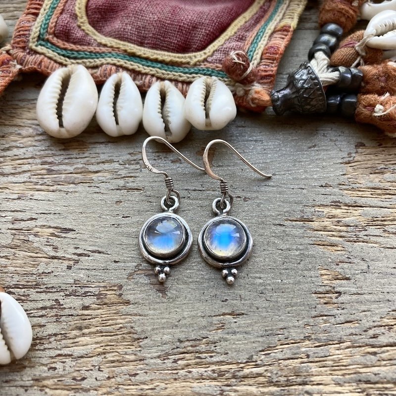 vintage sterling silver rainbow moonstone earrings 1.jpeg