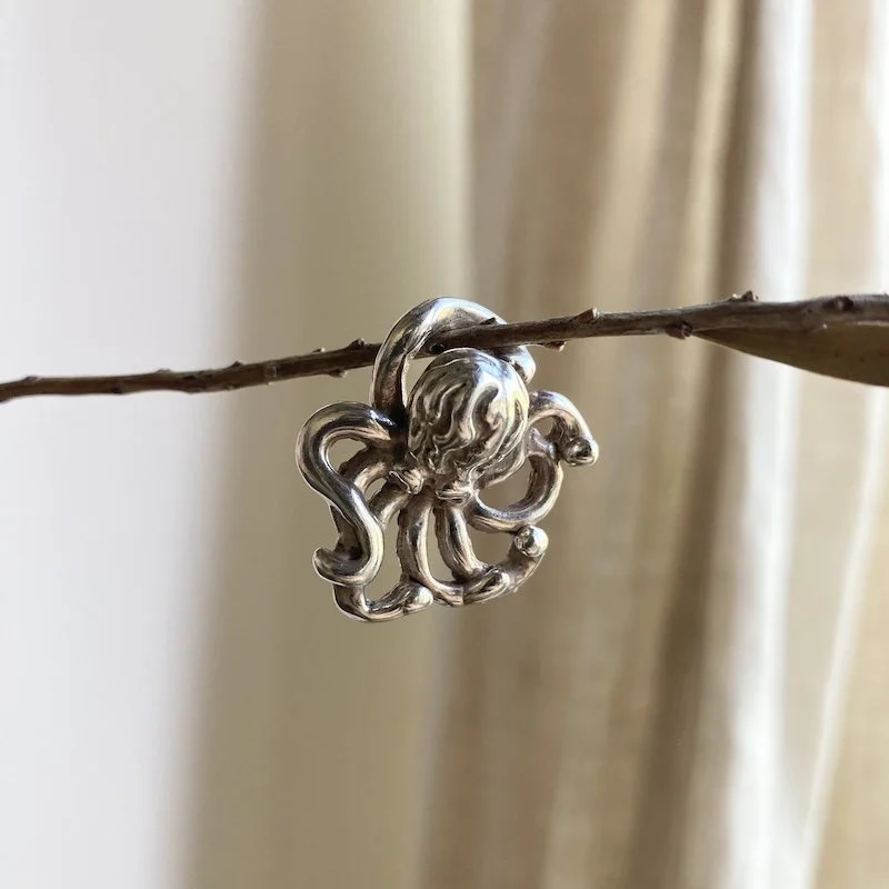 vintage sterling silver octopus pendant 5.jpeg
