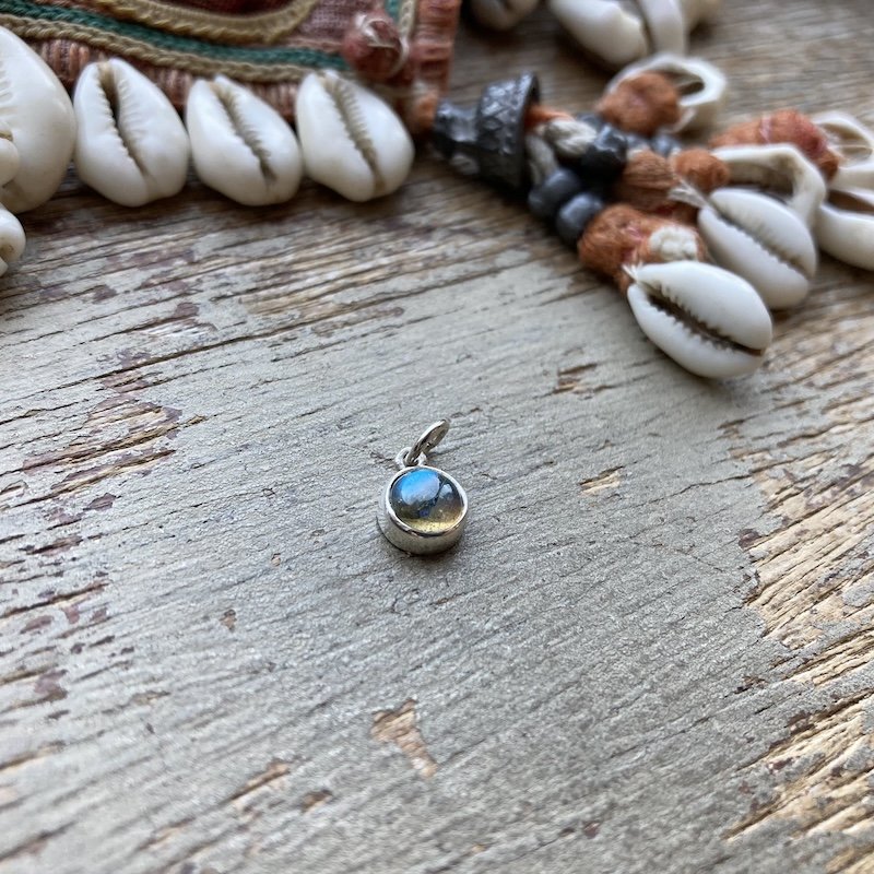 Tiny Sterling Silver Flashy Labradorite Pendant