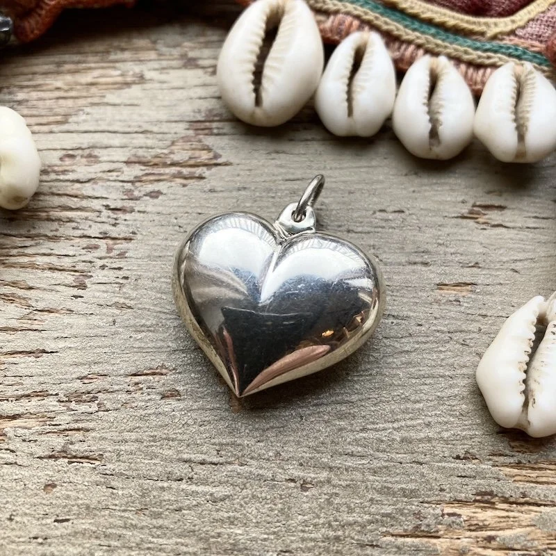vintage sterling silver puffy heart pendant 1.jpeg