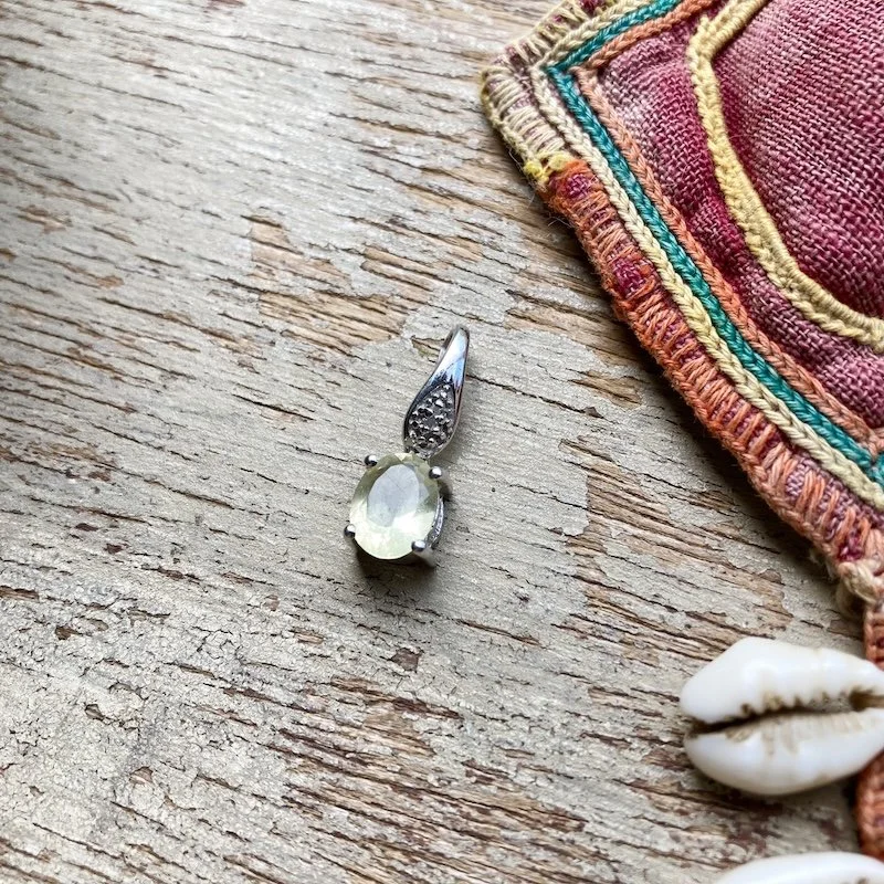 sterling silver lemon quartz pendant 1.jpeg