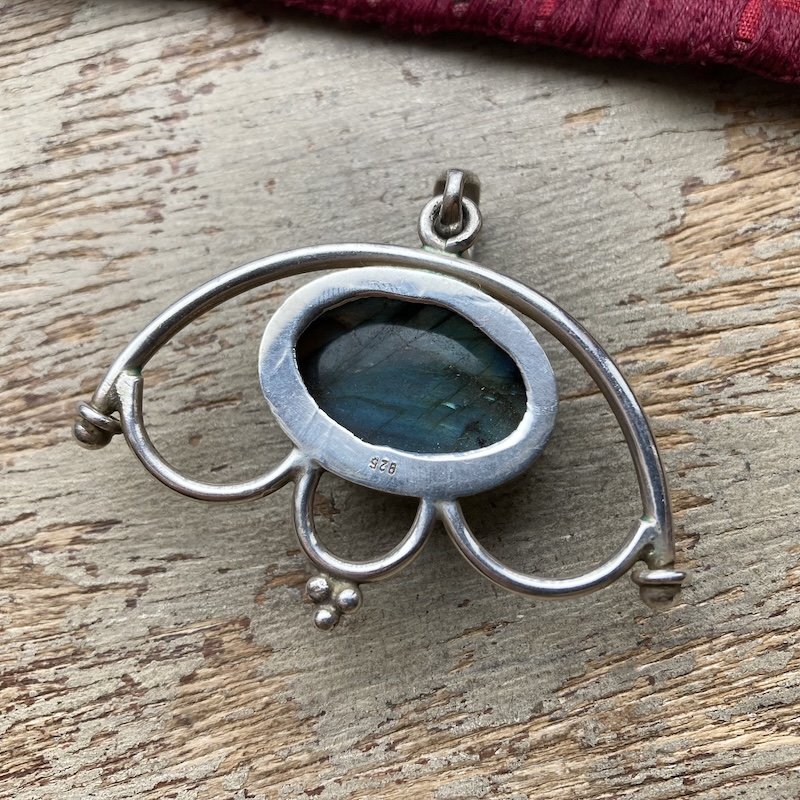 sterling silver and labradorite pendant 2.jpeg