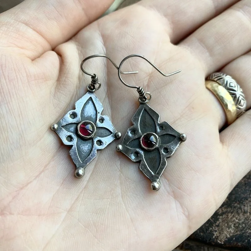 vintage handmade solid silver and garnet earrings 4.jpeg