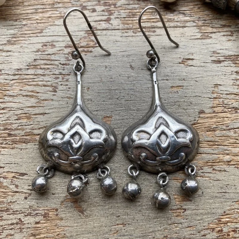 vintage ornate 800 silver dangly earrings 5.jpeg