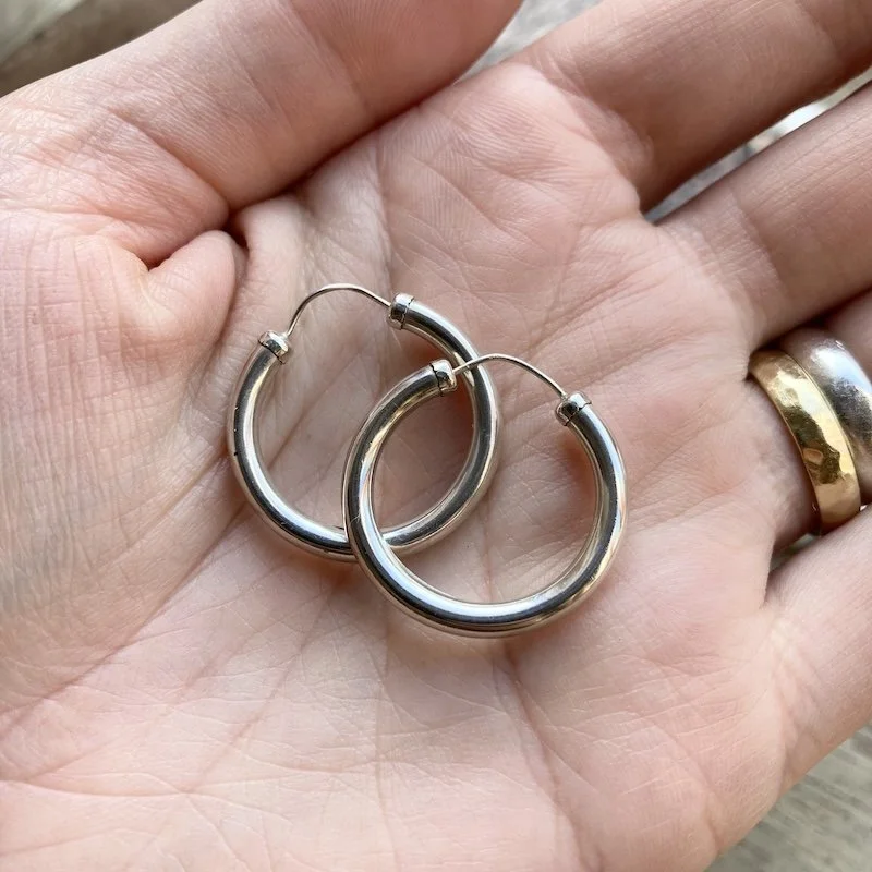 vintage simple sterling silver hoops 3.jpeg