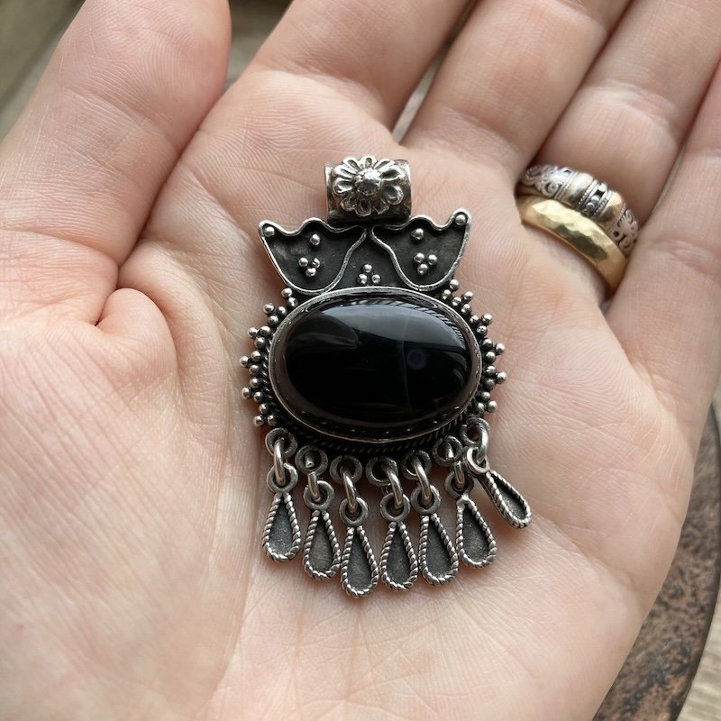 Lovely Vintage Ornate Sterling Silver Agate Pendant