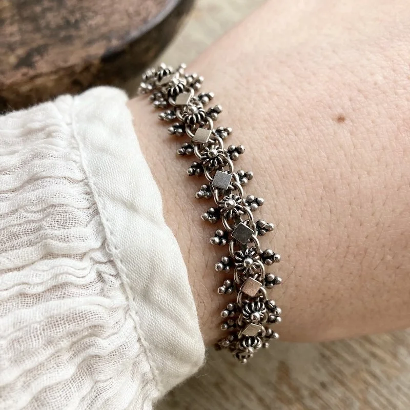 Indian ornate sterling silver bracelet 5.jpeg