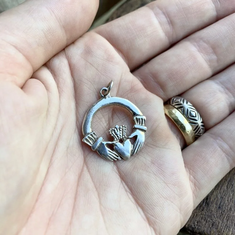 vintage sterling silver Claddagh pendant 2.jpeg