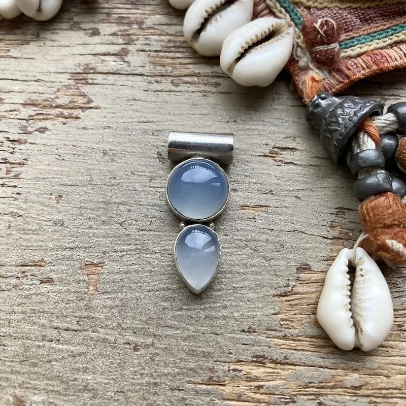 sterling silver chalcedony pendant 1.jpeg