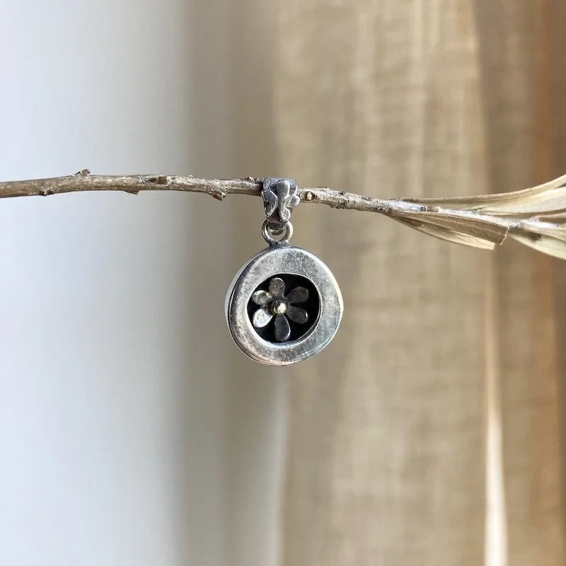 sterling silver flower pendant 4.jpeg